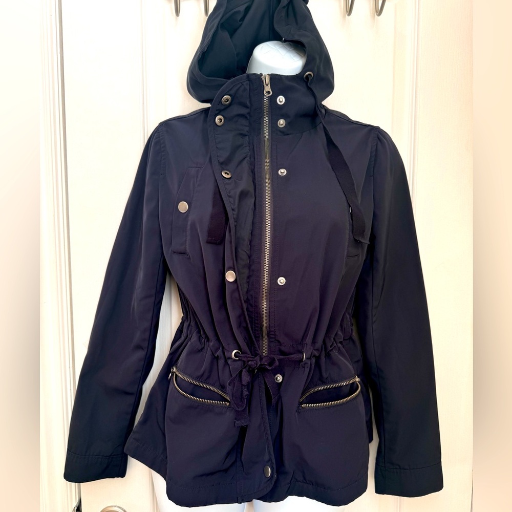 Forever 21 Hooded Utility Rain Jacket. Size Small. Full zip and snaps. Lined